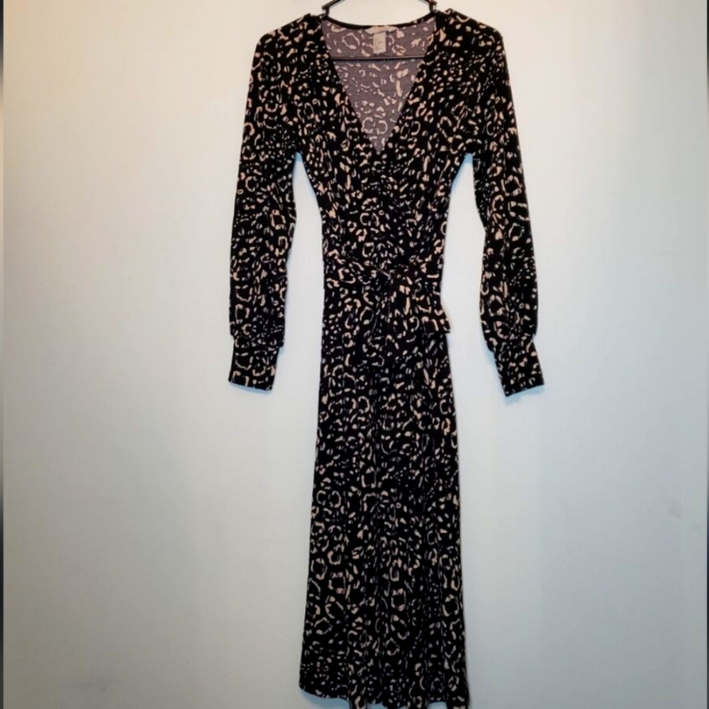 🔴H&M Elegant Black and Cream Leopard Print Dress